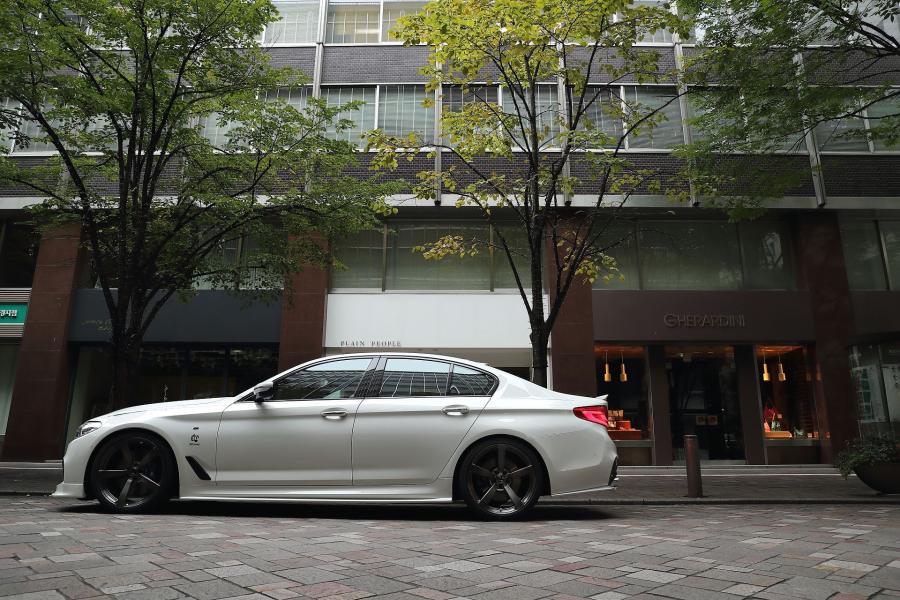  BMW 540i Sedan by 3D Design (G30) 2017 года  (фото 11 из 18)